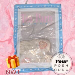 🎁NWT🎁 Baby Gift Bag Girl Tea Party white washable Slippers w/ feathers ✨🪩